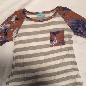 Size Medium Filly Flair top